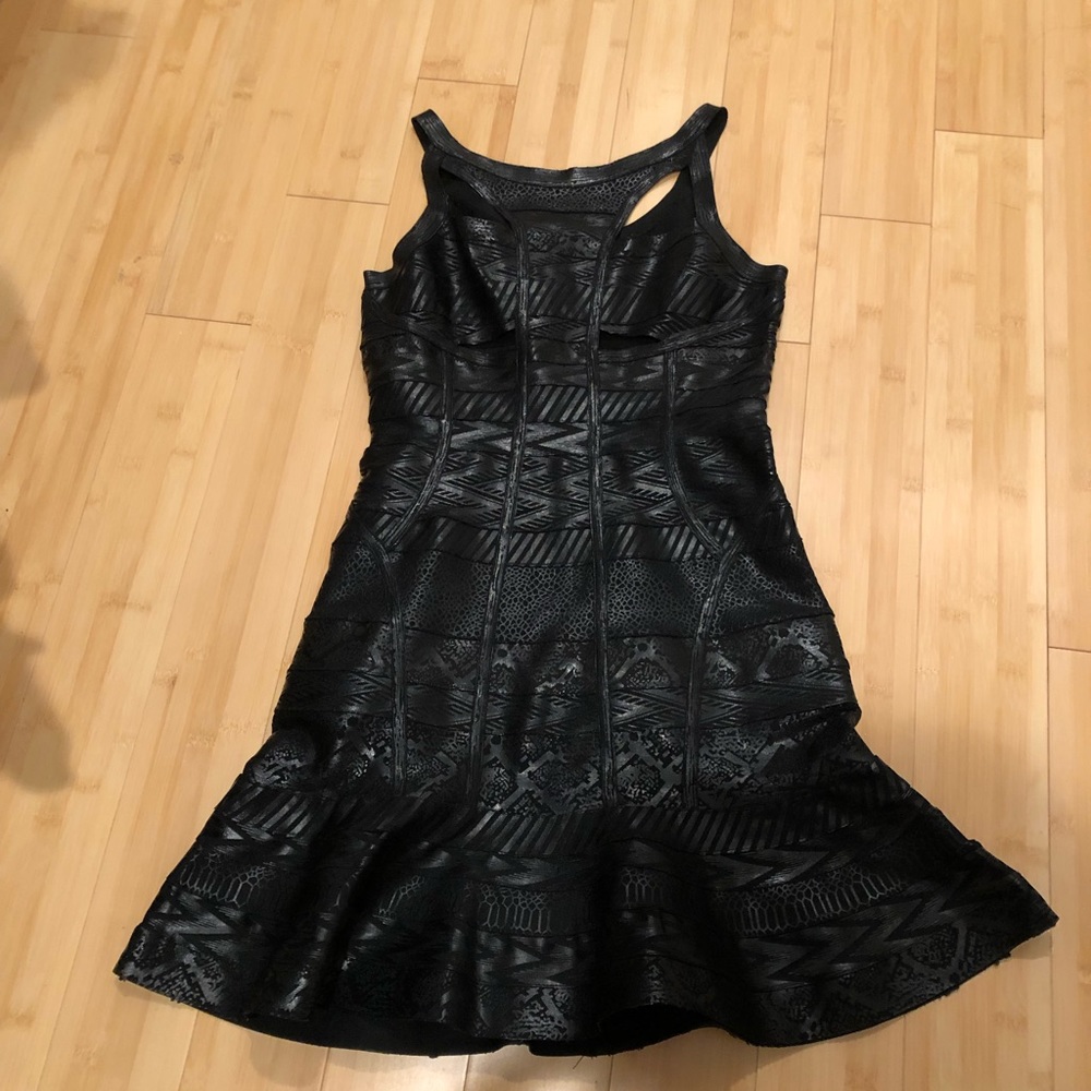 DRESS